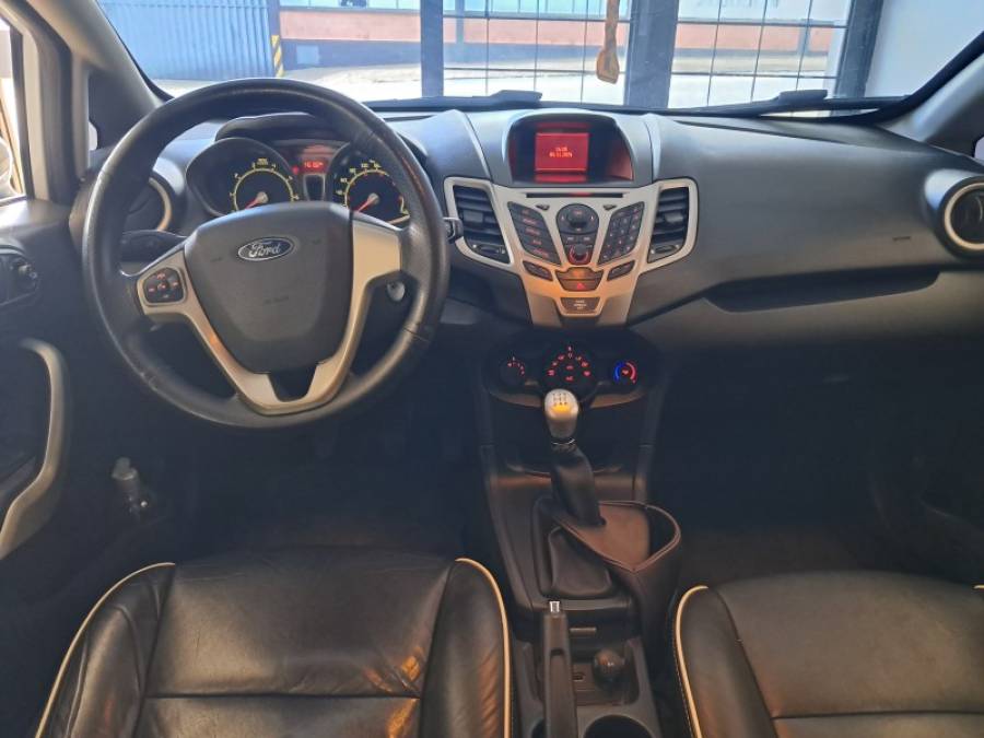 FORD - FIESTA - 2012/2012 - Branca - R$ 36.900,00