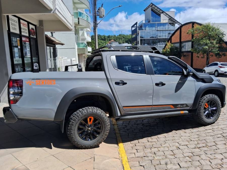 MITSUBISHI - L200 TRITON - 2023/2024 - Cinza - R$ 298.000,00