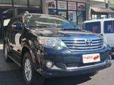 TOYOTA - HILUX SW4 - 2011/2012 - Preta - R$ 135.000,00