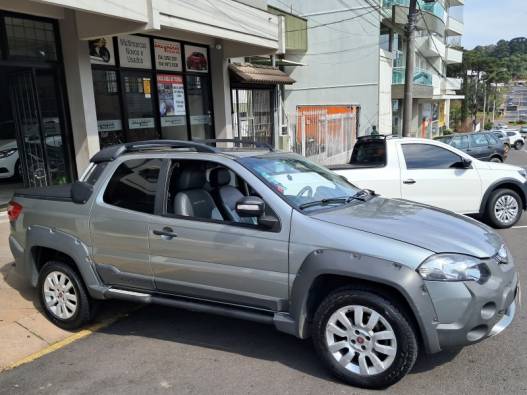 FIAT - STRADA - 2015/2016 - Cinza - R$ 68.000,00
