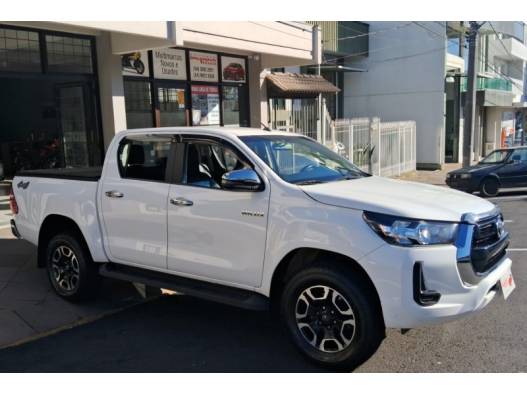 TOYOTA - HILUX - 2021/2021 - Branca - R$ 173.000,00