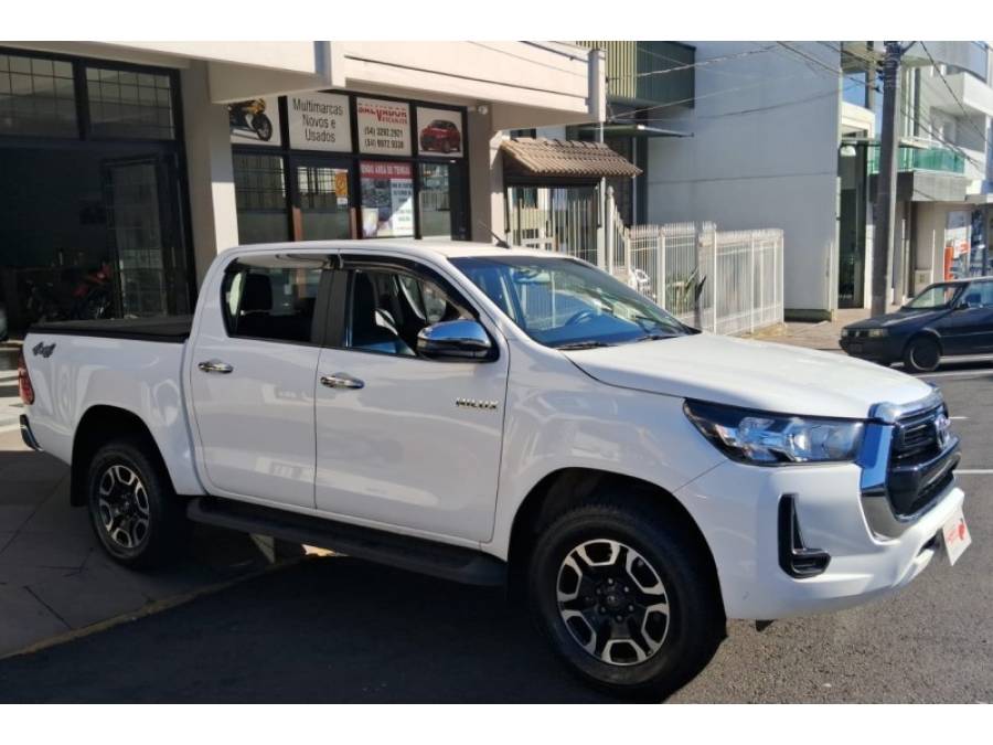 TOYOTA - HILUX - 2021/2021 - Branca - R$ 173.000,00