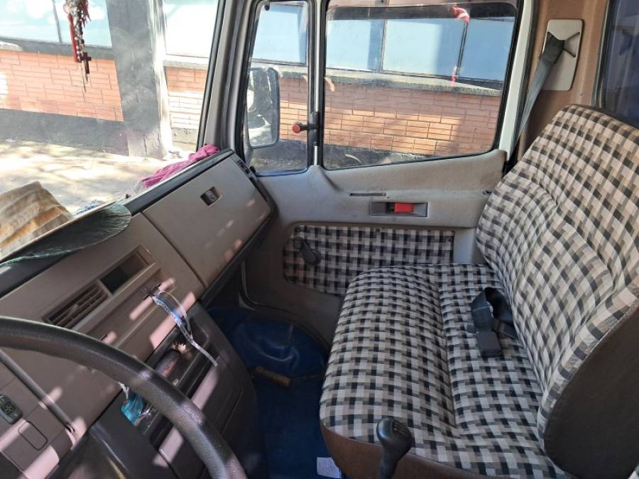 MERCEDES-BENZ - 709 - 1988/1989 - Branca - R$ 85.000,00