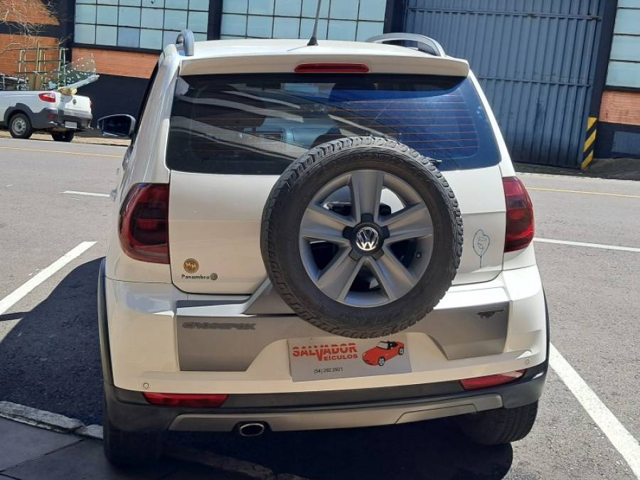VOLKSWAGEN - CROSSFOX - 2011/2012 - Branca - R$ 43.900,00