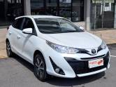 TOYOTA - YARIS - 2021/2022 - Branca - R$ 90.900,00