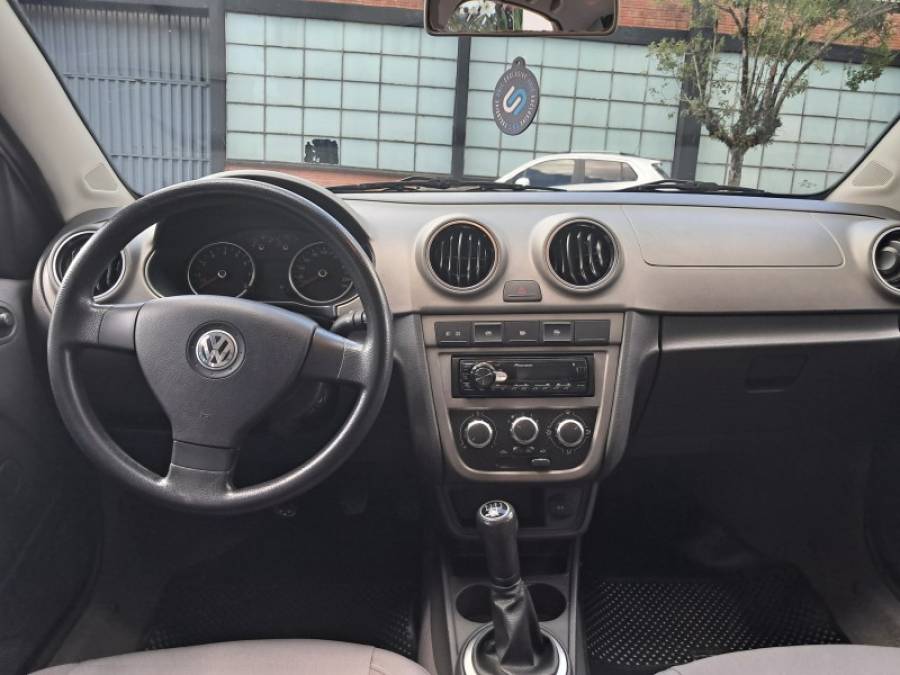 VOLKSWAGEN - VOYAGE - 2009/2010 - Prata - R$ 41.900,00