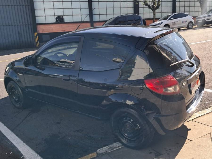 FORD - KA - 2008/2009 - Preta - R$ 18.900,00