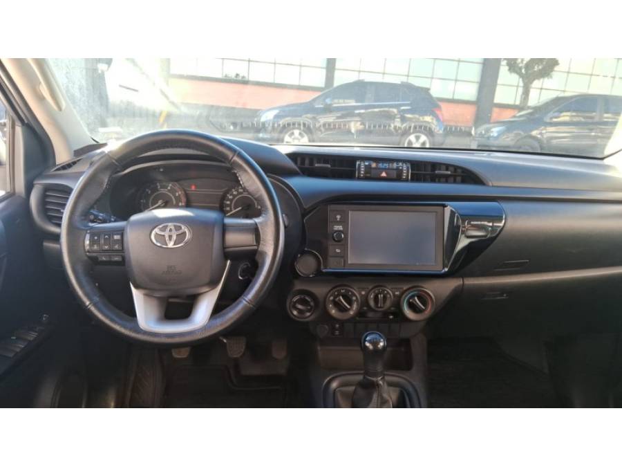 TOYOTA - HILUX - 2021/2021 - Branca - R$ 173.000,00