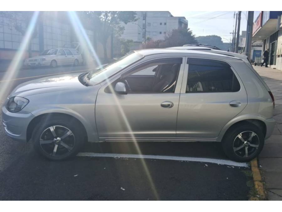 CHEVROLET - CELTA - 2012/2013 - Prata - R$ 36.000,00
