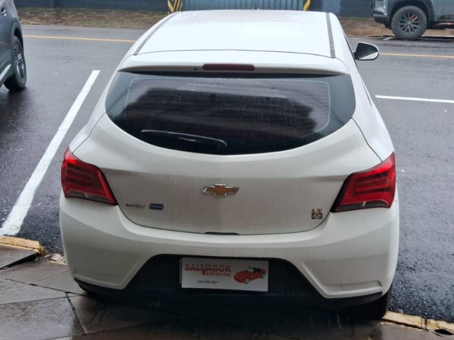 CHEVROLET - ONIX - 2018/2018 - Branca - R$ 56.500,00