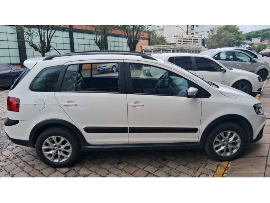 VOLKSWAGEN - SPACE CROSS - 2013/2014 - Branca - R$ 52.000,00