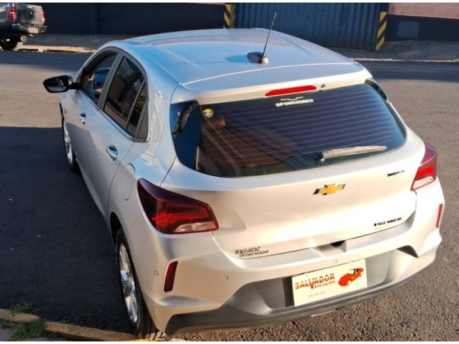 CHEVROLET - ONIX - 2020/2020 - Prata - R$ 77.900,00