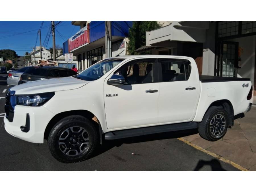 TOYOTA - HILUX - 2021/2021 - Branca - R$ 173.000,00