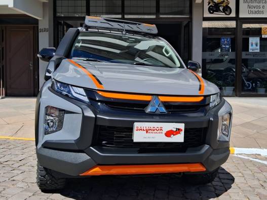 MITSUBISHI - L200 TRITON - 2023/2024 - Cinza - R$ 298.000,00
