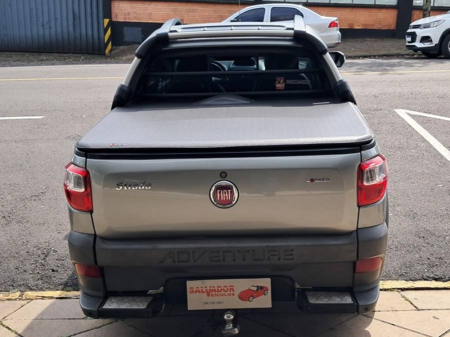 FIAT - STRADA - 2015/2016 - Cinza - R$ 68.000,00