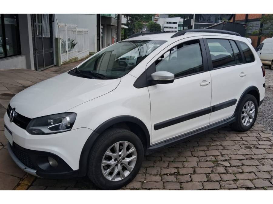 VOLKSWAGEN - SPACE CROSS - 2013/2014 - Branca - R$ 52.000,00