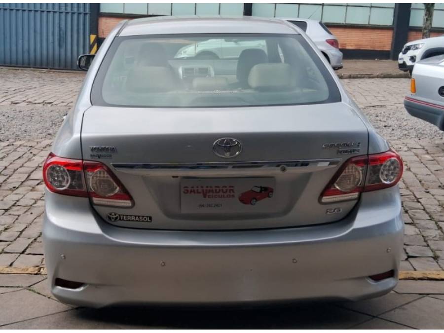 TOYOTA - COROLLA - 2013/2014 - Prata - R$ 75.000,00