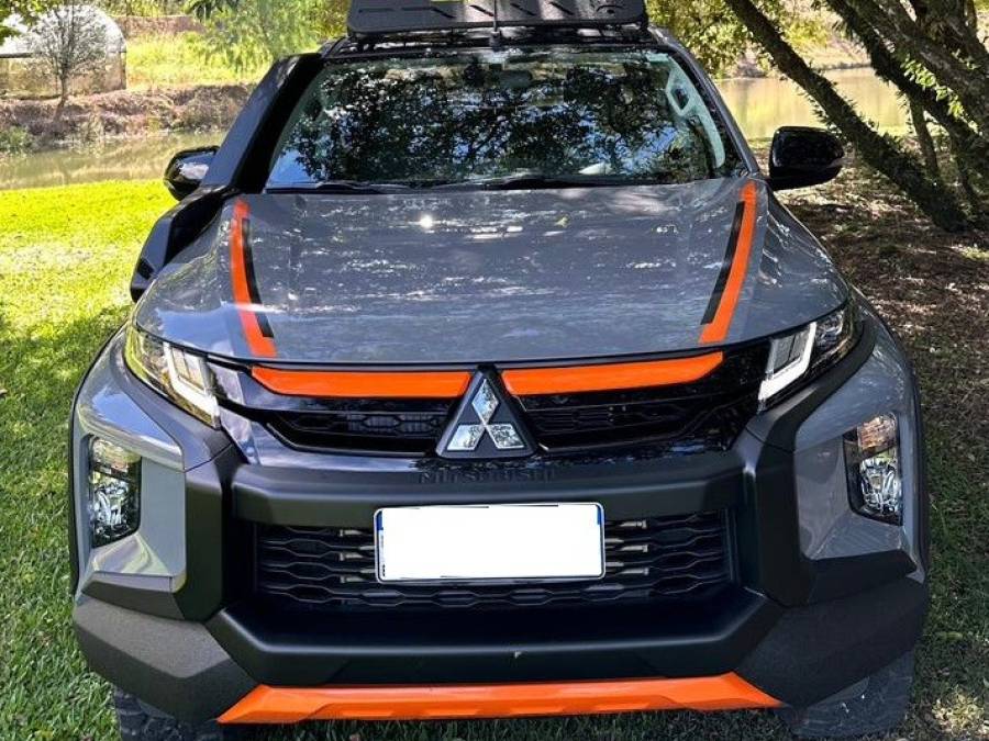 MITSUBISHI - L200 TRITON - 2023/2024 - Cinza - R$ 298.000,00
