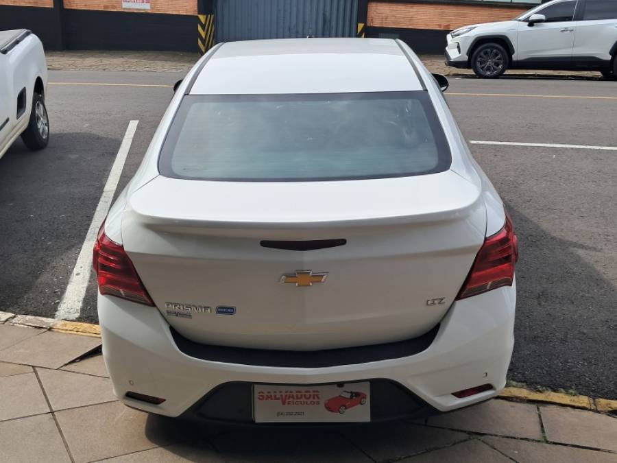 CHEVROLET - PRISMA - 2016/2017 - Branca - R$ 58.900,00