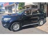 TOYOTA - HILUX SW4 - 2011/2012 - Preta - R$ 135.000,00