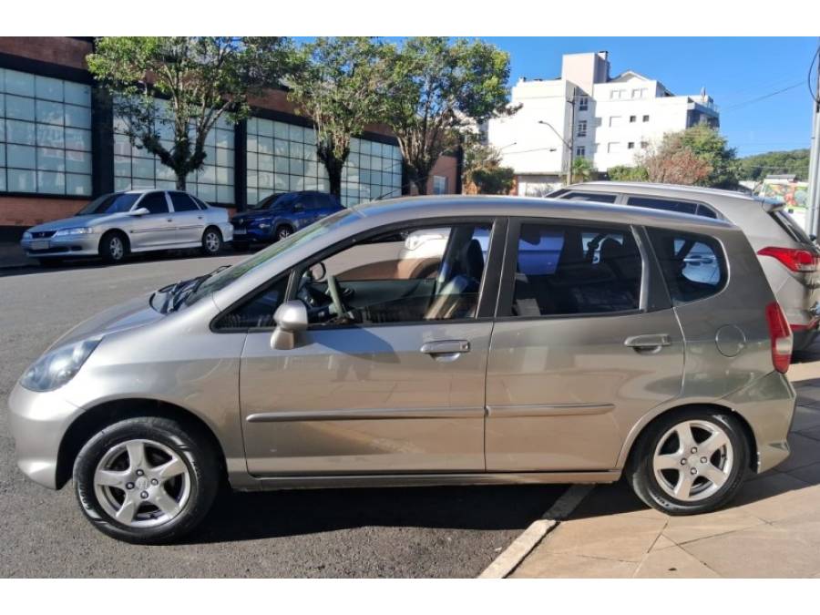 HONDA - FIT - 2008/2008 - Cinza - R$ 33.000,00