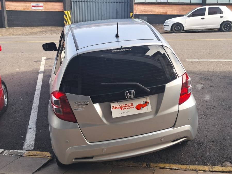 HONDA - FIT - 2013/2014 - Prata - R$ 60.000,00