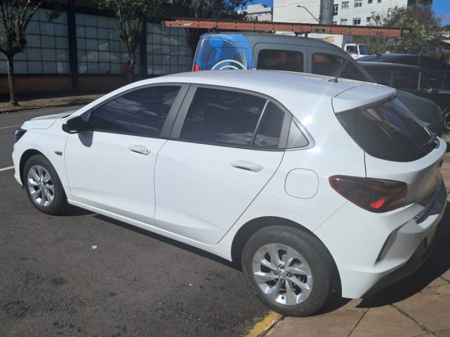 CHEVROLET - ONIX - 2020/2021 - Branca - Sob Consulta