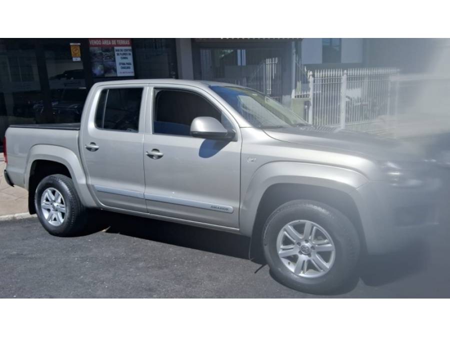 VOLKSWAGEN - AMAROK - 2014/2015 - Prata - R$ 88.000,00