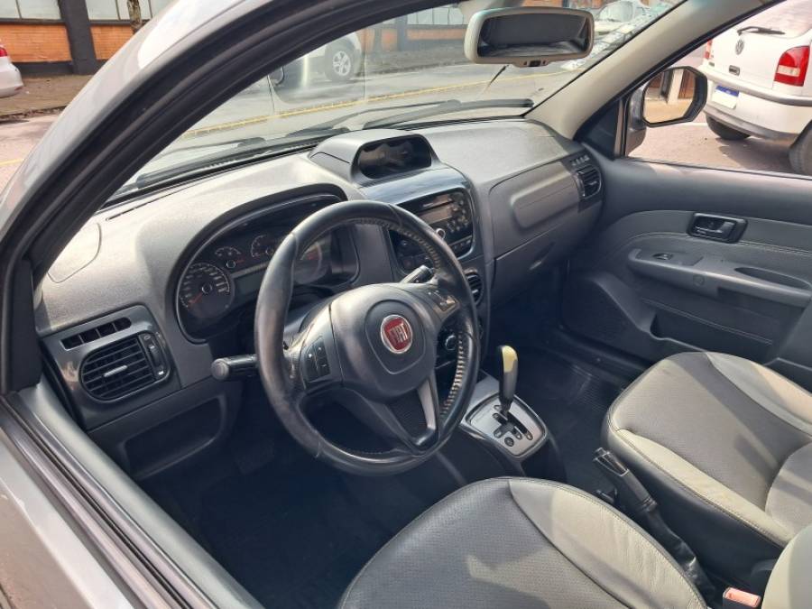 FIAT - STRADA - 2015/2016 - Cinza - R$ 68.000,00