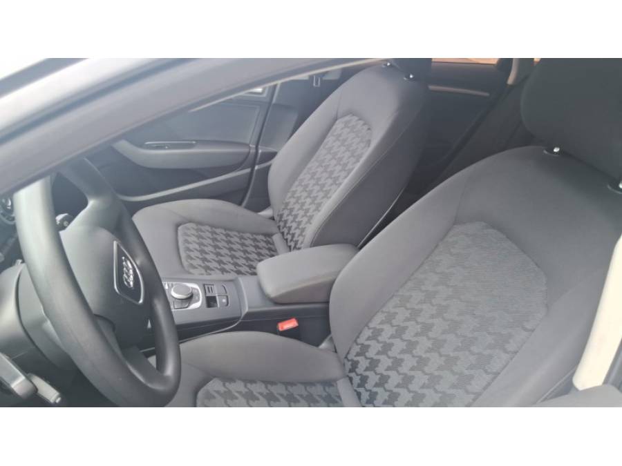 AUDI - A3 - 2015/2015 - Branca - R$ 80.000,00