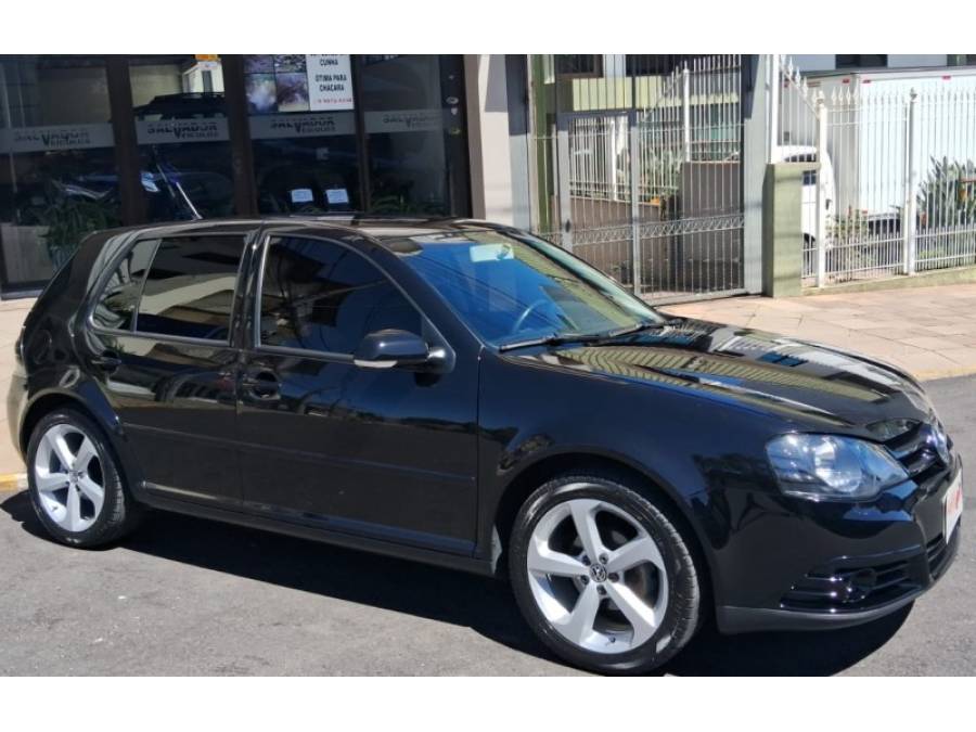 VOLKSWAGEN - GOLF - 2010/2011 - Preta - R$ 60.000,00