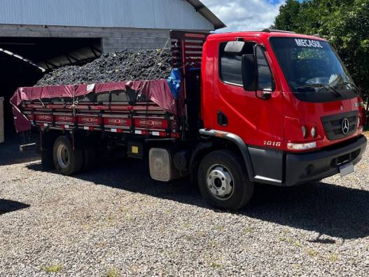 MERCEDES-BENZ - ACCELO 1016 - 2019/2019 - Vermelha - R$ 330.000,00