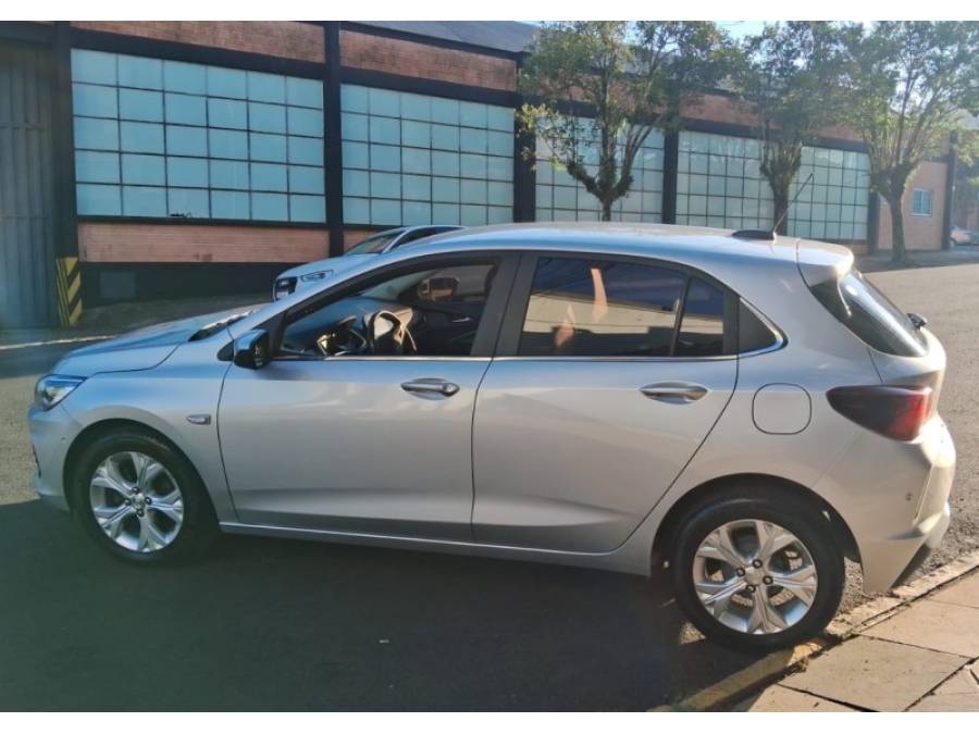 CHEVROLET - ONIX - 2020/2020 - Prata - R$ 77.900,00