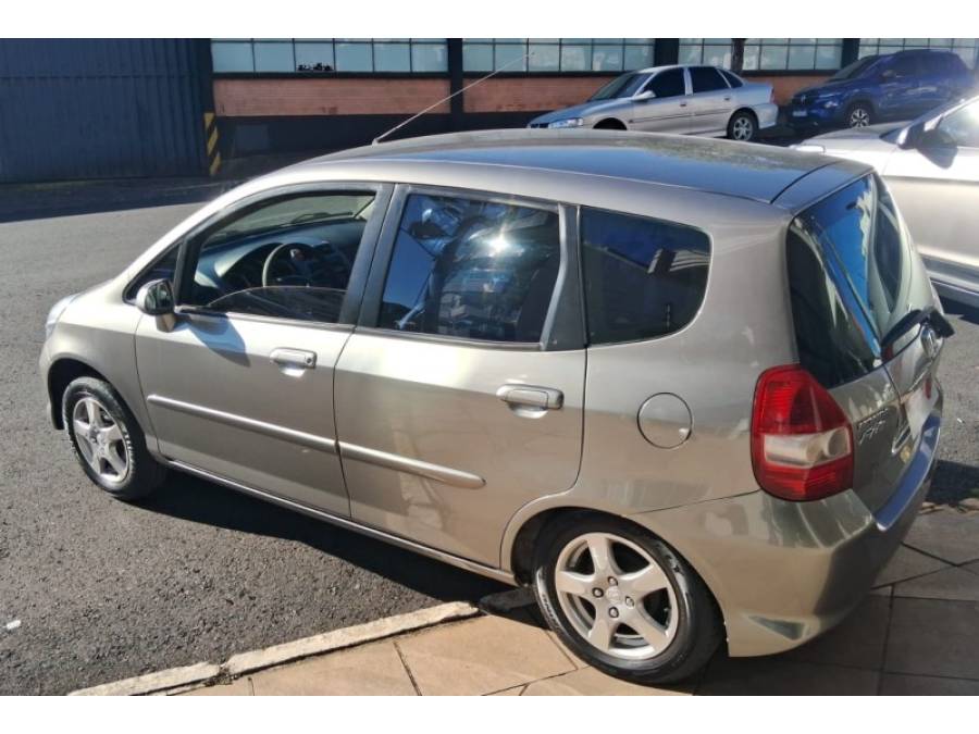 HONDA - FIT - 2008/2008 - Cinza - R$ 33.000,00