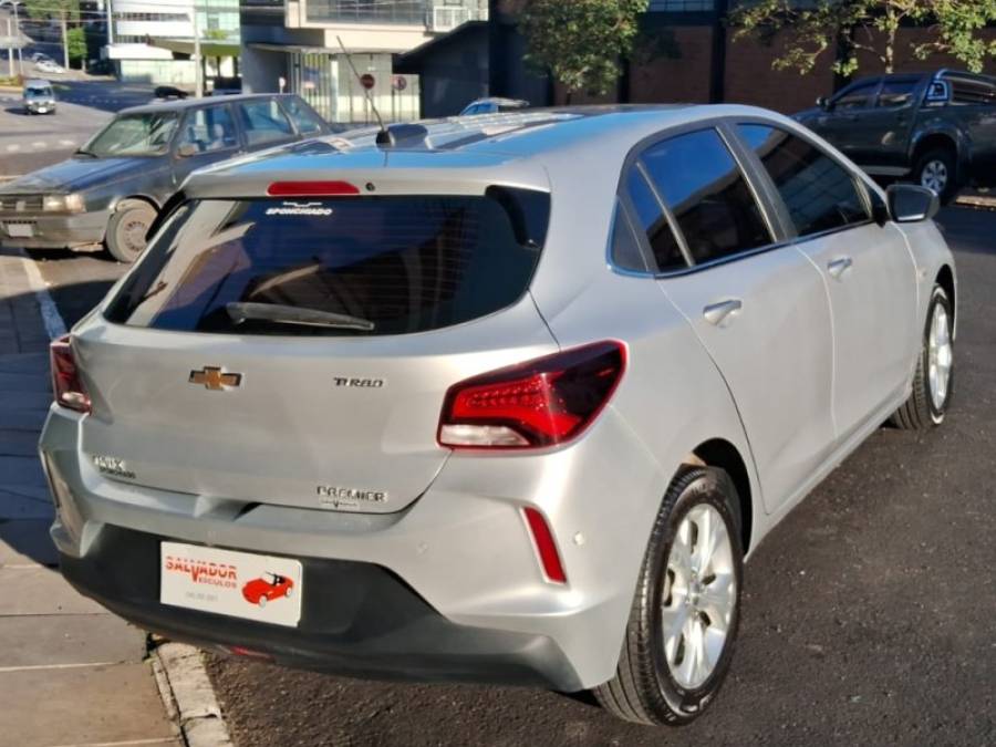 CHEVROLET - ONIX - 2020/2020 - Prata - R$ 77.900,00