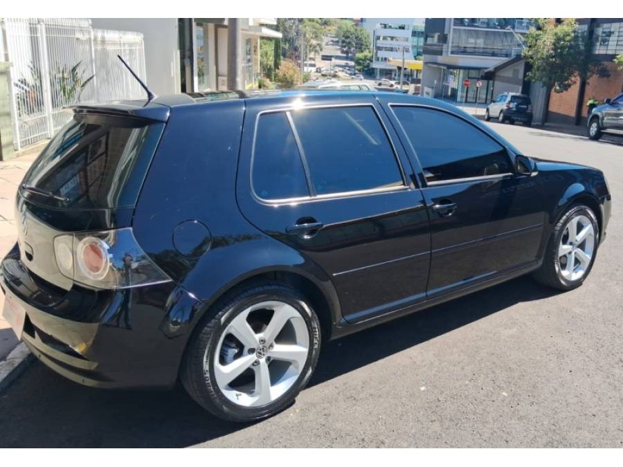 VOLKSWAGEN - GOLF - 2010/2011 - Preta - R$ 60.000,00