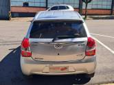 TOYOTA - ETIOS - 2013/2014 - Prata - R$ 45.900,00