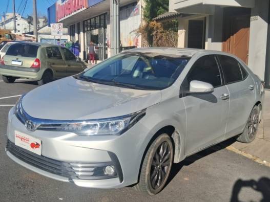 TOYOTA - COROLLA - 2019/2019 - Prata - R$ 111.900,00