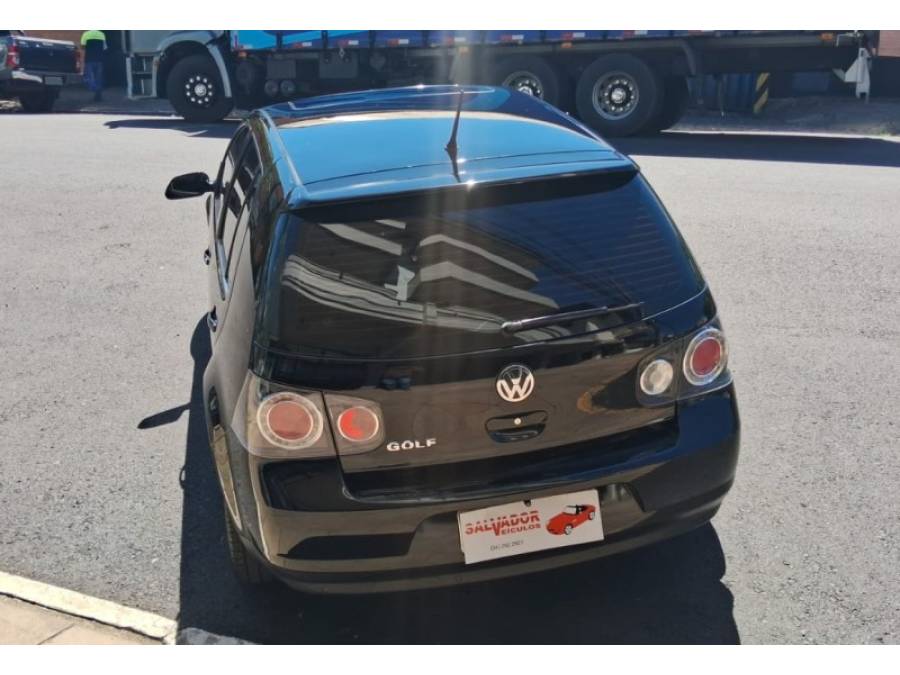 VOLKSWAGEN - GOLF - 2010/2011 - Preta - R$ 60.000,00