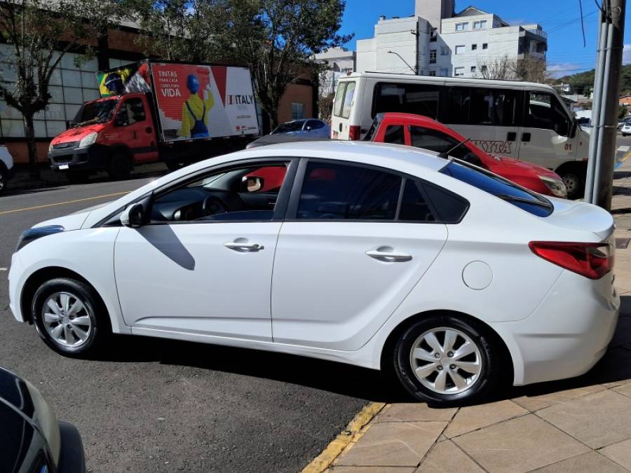 HYUNDAI - HB20S - 2015/2015 - Branca - R$ 54.900,00