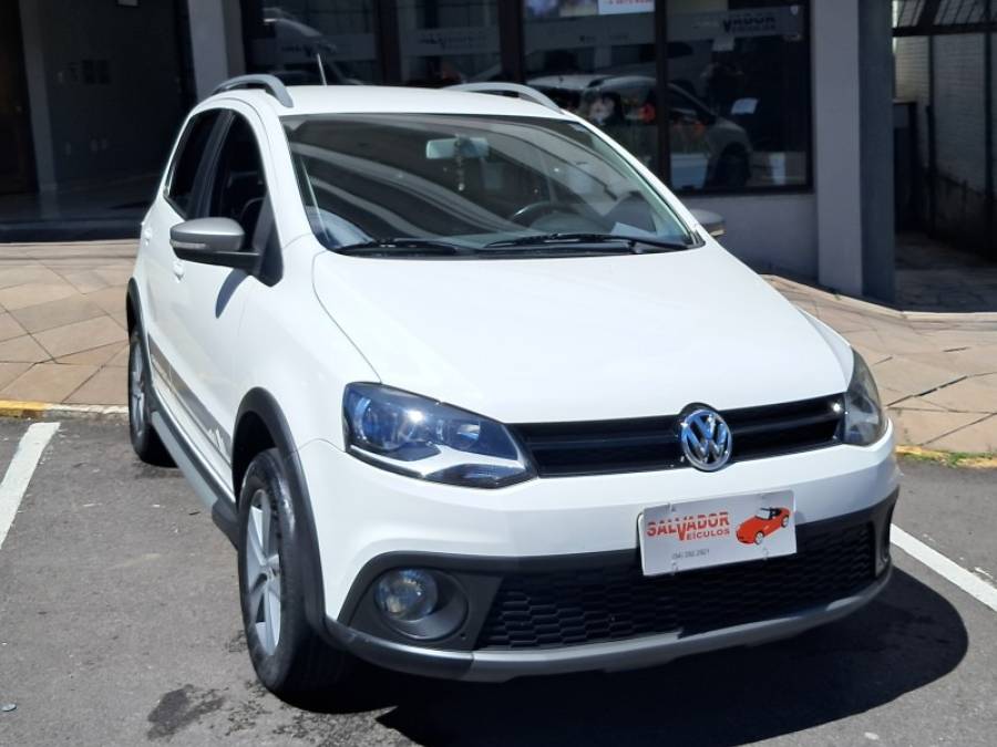 VOLKSWAGEN - CROSSFOX - 2011/2012 - Branca - R$ 43.900,00