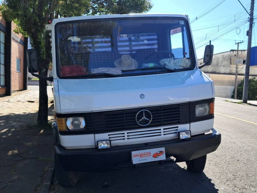 MERCEDES-BENZ - 709 - 1988/1989 - Branca - R$ 85.000,00