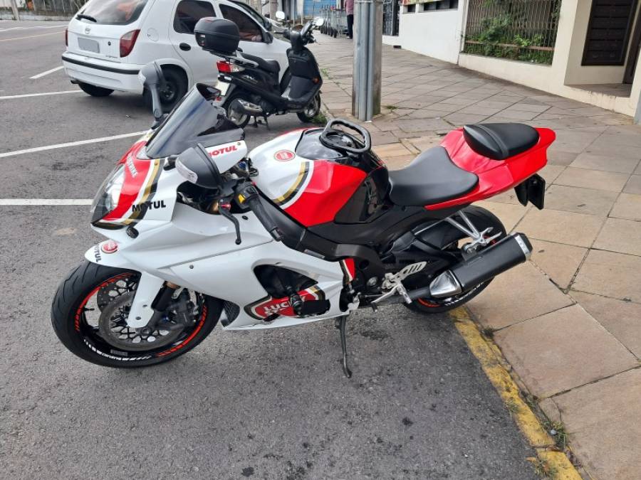 SUZUKI - GSXR - 2010/2010 - Branca - R$ 40.000,00